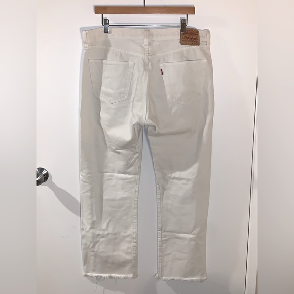 White Levi’s - Picture 2 of 4